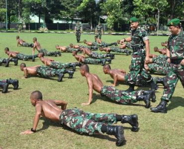Latihan Fisik Catar AKMIL